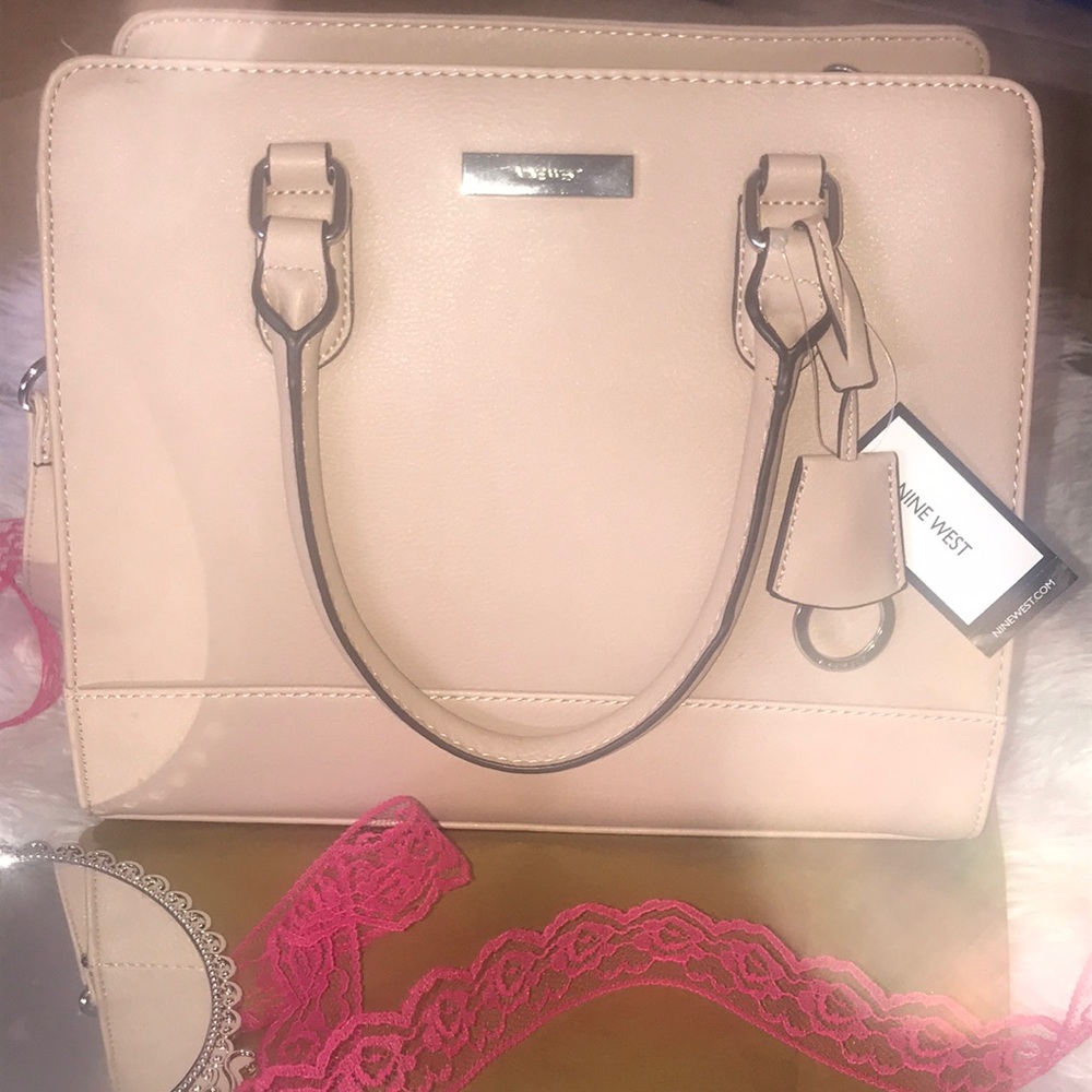 🛍🔥BNWT🔥Nine West Purse🛍